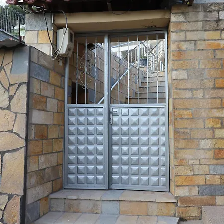 Bed & Breakfast Kazazi 3*